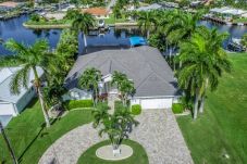 House in Cape Coral - HEAVENLY COASTAL