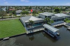 House in Cape Coral - THE LAKE HOUSE